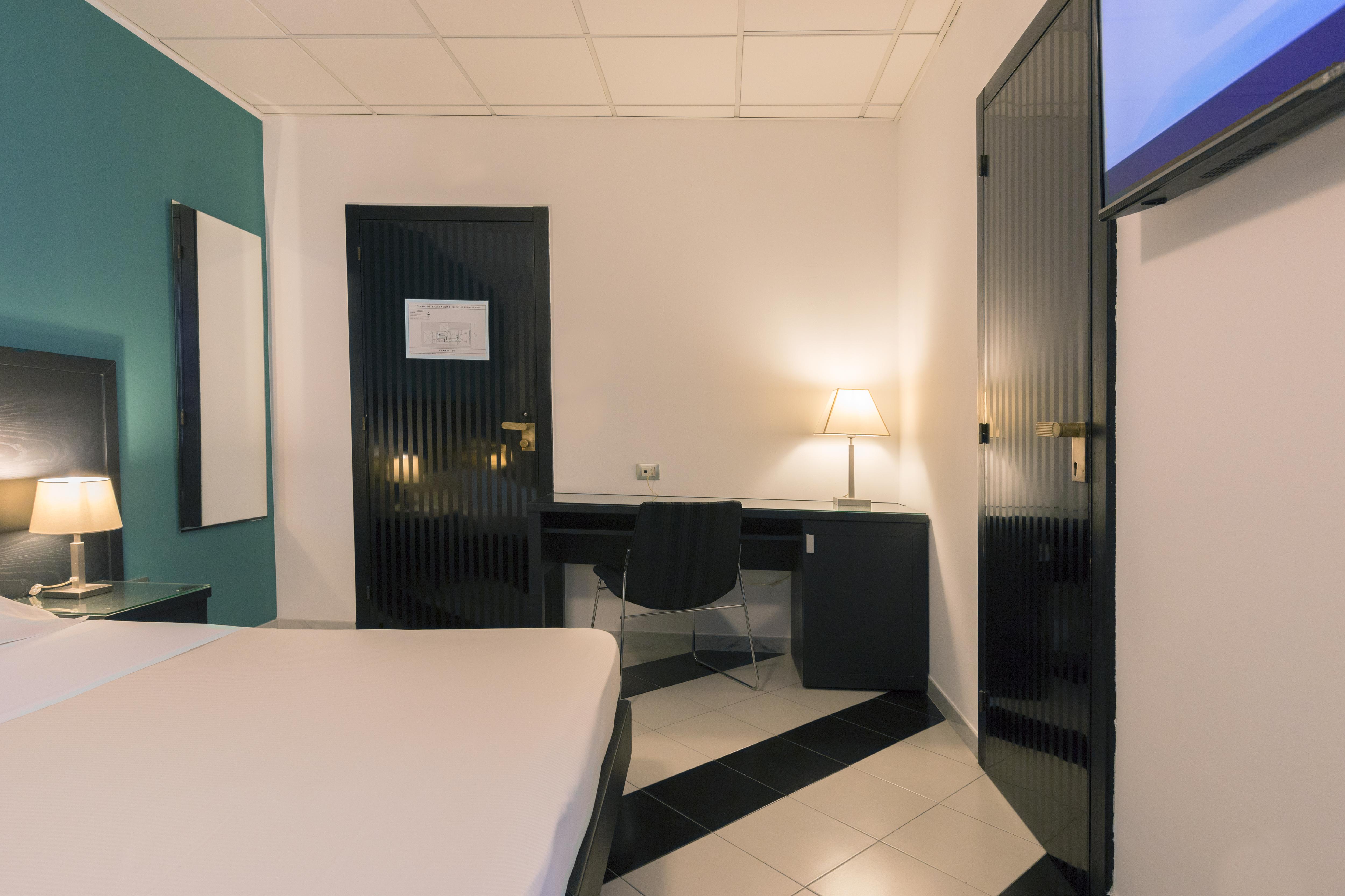 Executive Business Hotel Bari Bagian luar foto