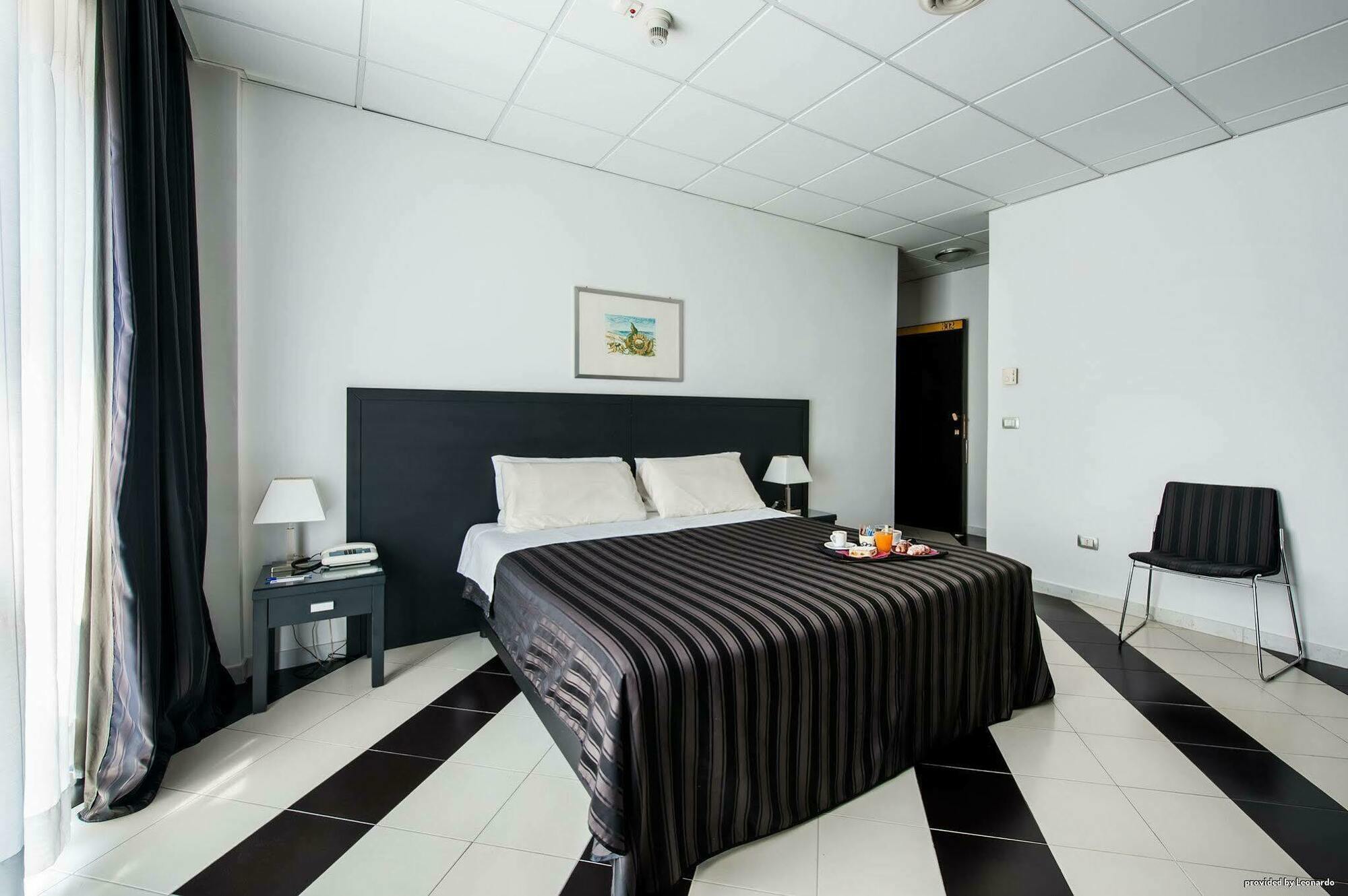 Executive Business Hotel Bari Bagian luar foto