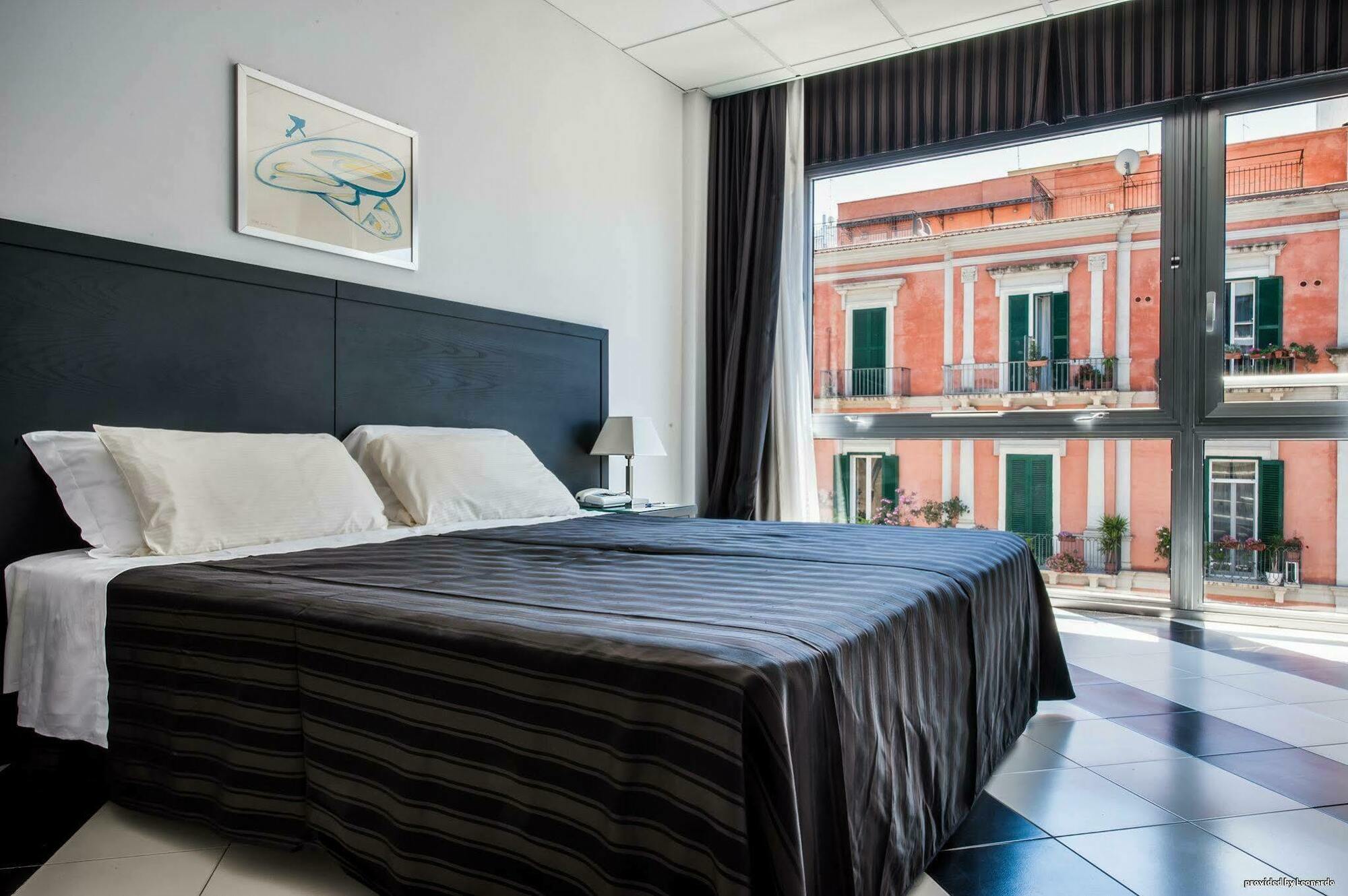 Executive Business Hotel Bari Bagian luar foto