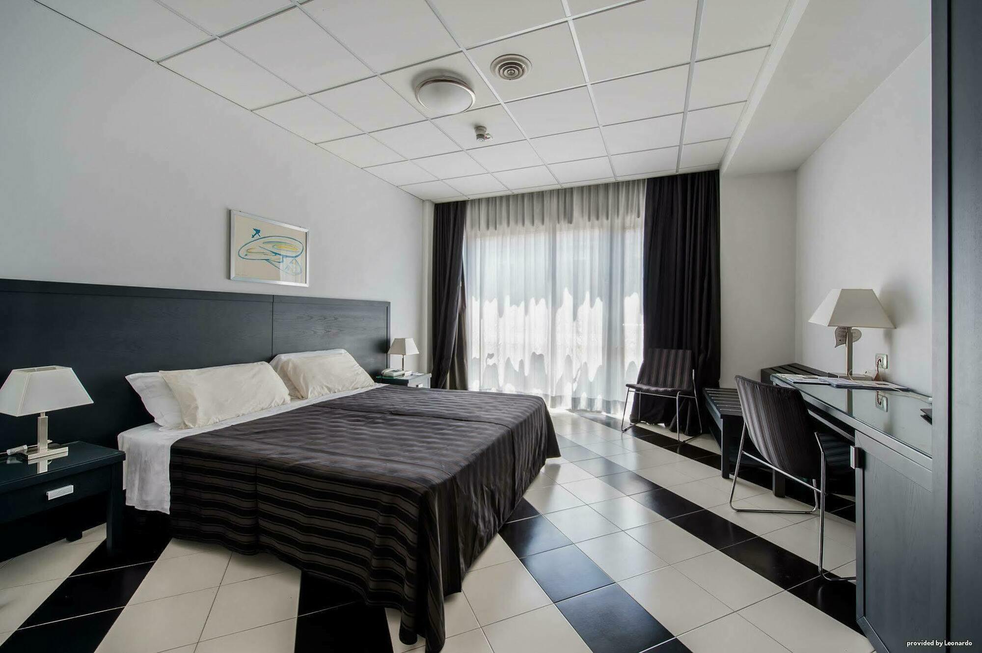 Executive Business Hotel Bari Bagian luar foto