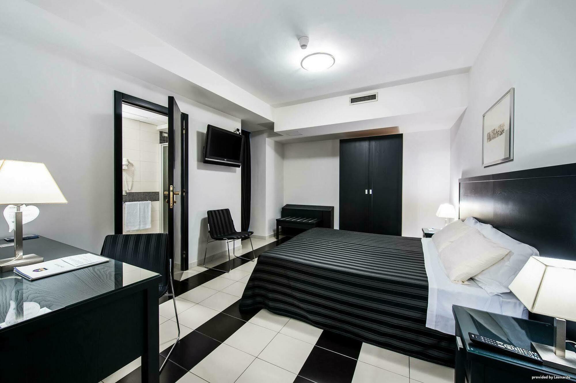 Executive Business Hotel Bari Bagian luar foto