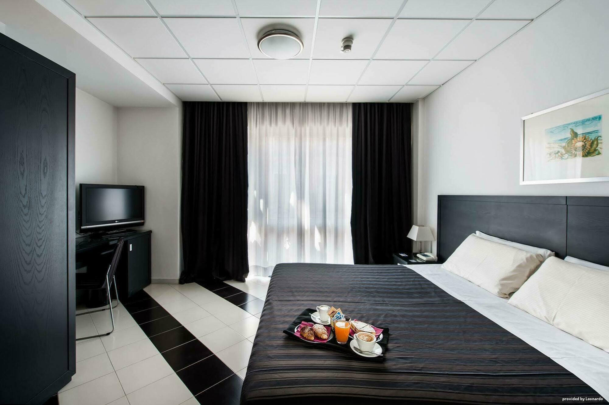 Executive Business Hotel Bari Bagian luar foto